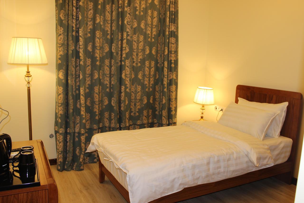 Kok-Art Hotel Jalal-Abad 外观 照片
