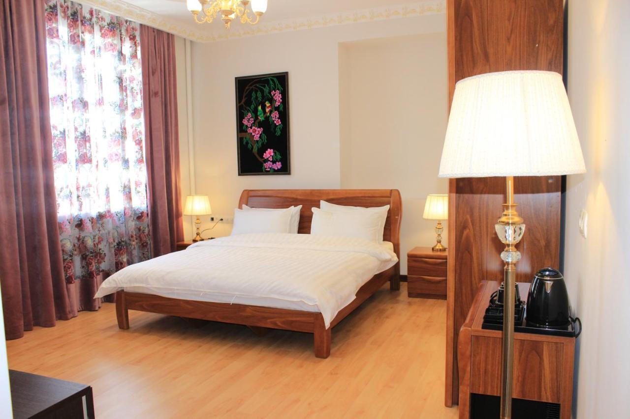 Kok-Art Hotel Jalal-Abad 外观 照片