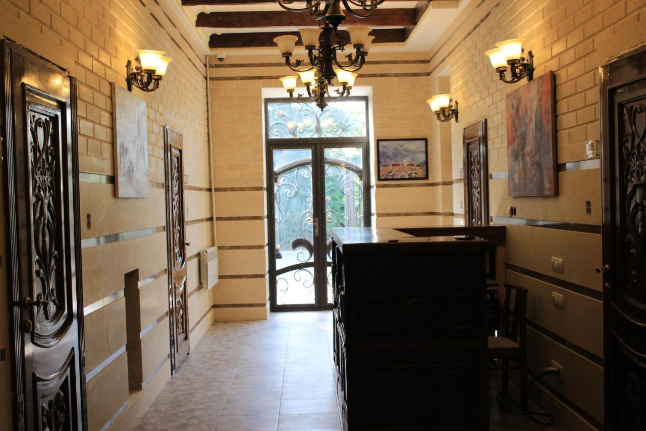 Kok-Art Hotel Jalal-Abad 外观 照片