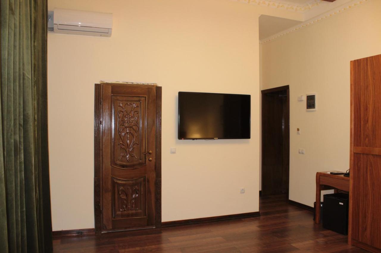 Kok-Art Hotel Jalal-Abad 外观 照片