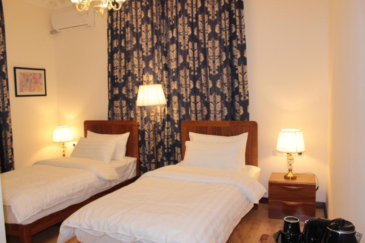 Kok-Art Hotel Jalal-Abad 外观 照片