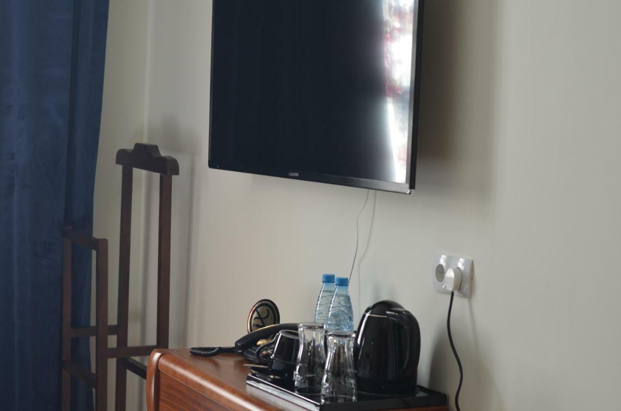 Kok-Art Hotel Jalal-Abad 外观 照片