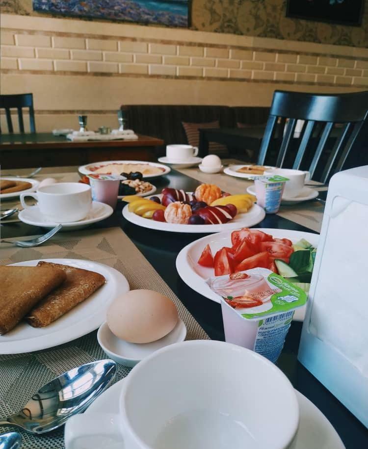 Kok-Art Hotel Jalal-Abad 外观 照片